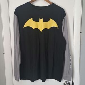 Batman Logo Long Sleeve The Dark Night Mens T- Shirt  XL Black and Gray